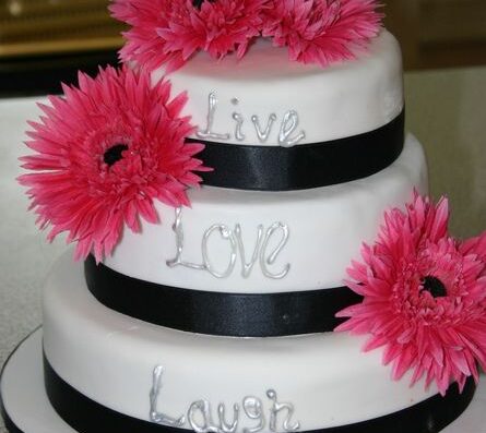 Little Corner Cakes - Wedding Cake in Westminster